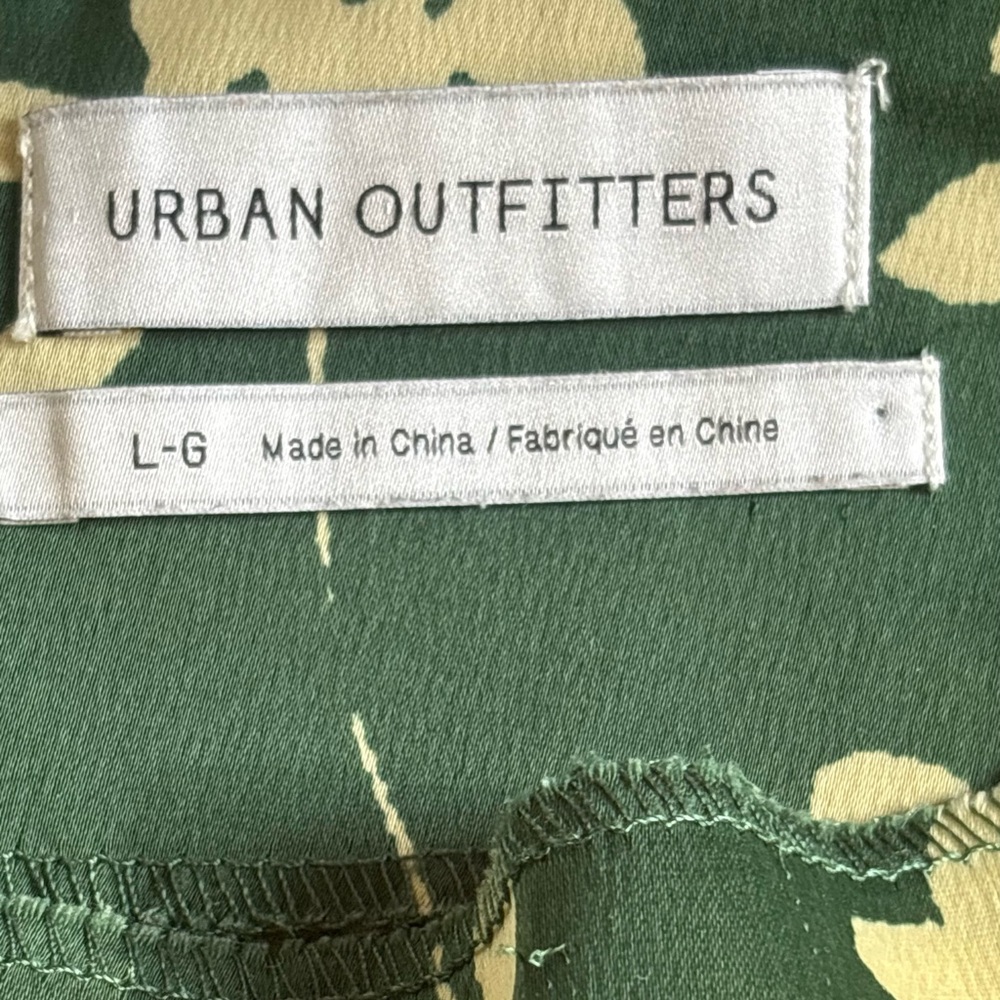 Urban Outfitters Side Slit Long  Green Floral Satin Wrap Skirt Women Size Large - Picture 6 of 7